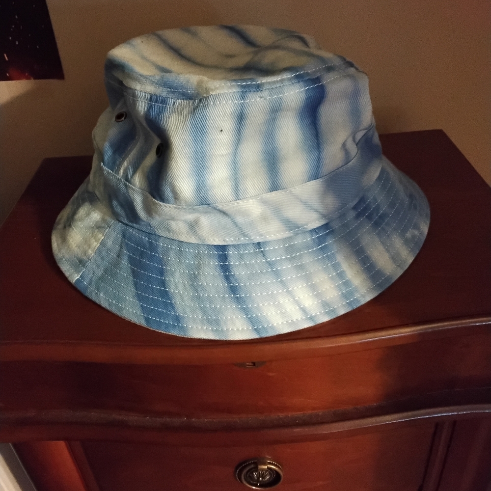 Michael Kors Womans Blue Tie-Dye Hat